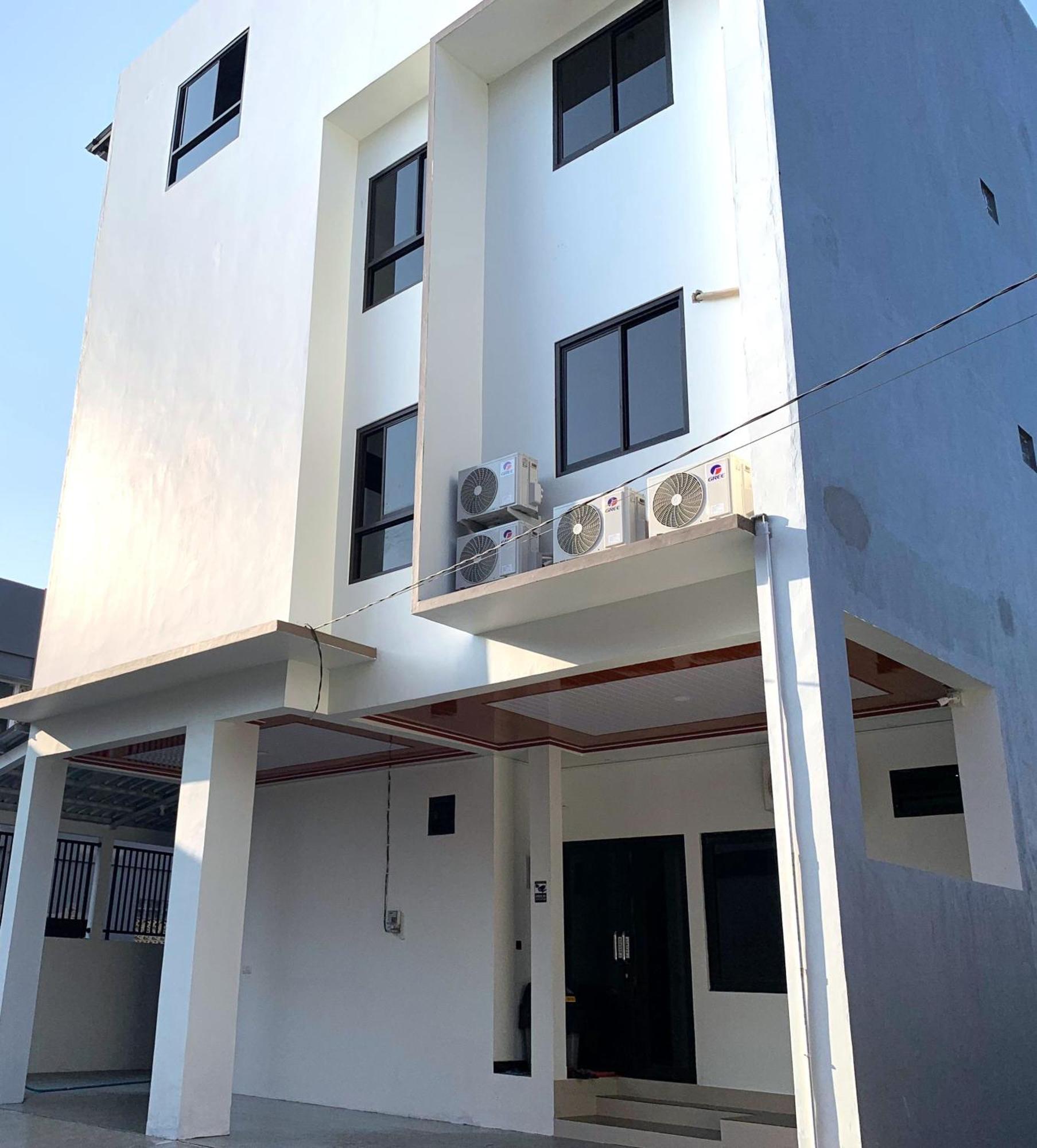 Kusuma Raya Guest House Srondolwetan Esterno foto